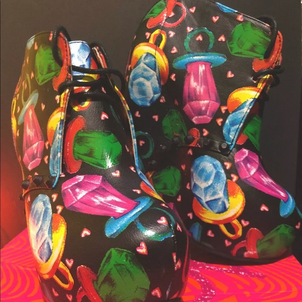 Iron fist Wedge